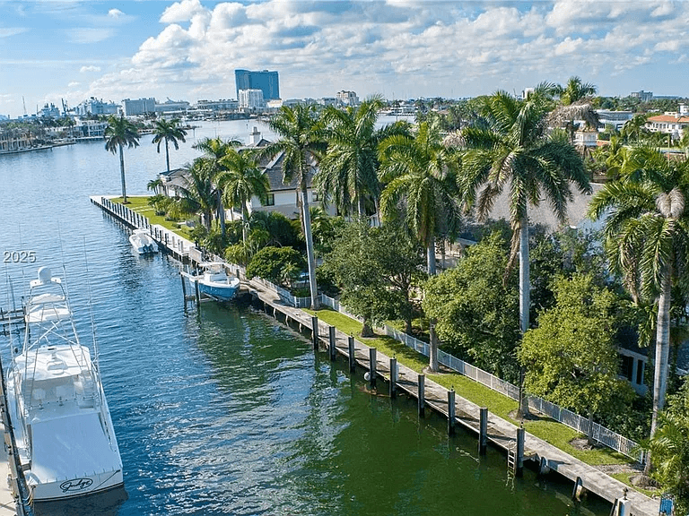 235ft Private Yacht Slip for Rent Fort Lauderdale